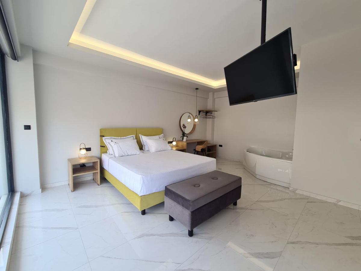 Ilia'S Luxury Suites - Adults Only Ксилокастрон Екстериор снимка