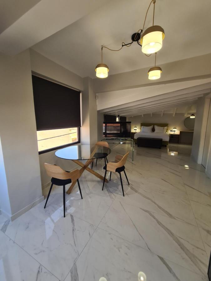 Ilia'S Luxury Suites - Adults Only Ксилокастрон Екстериор снимка