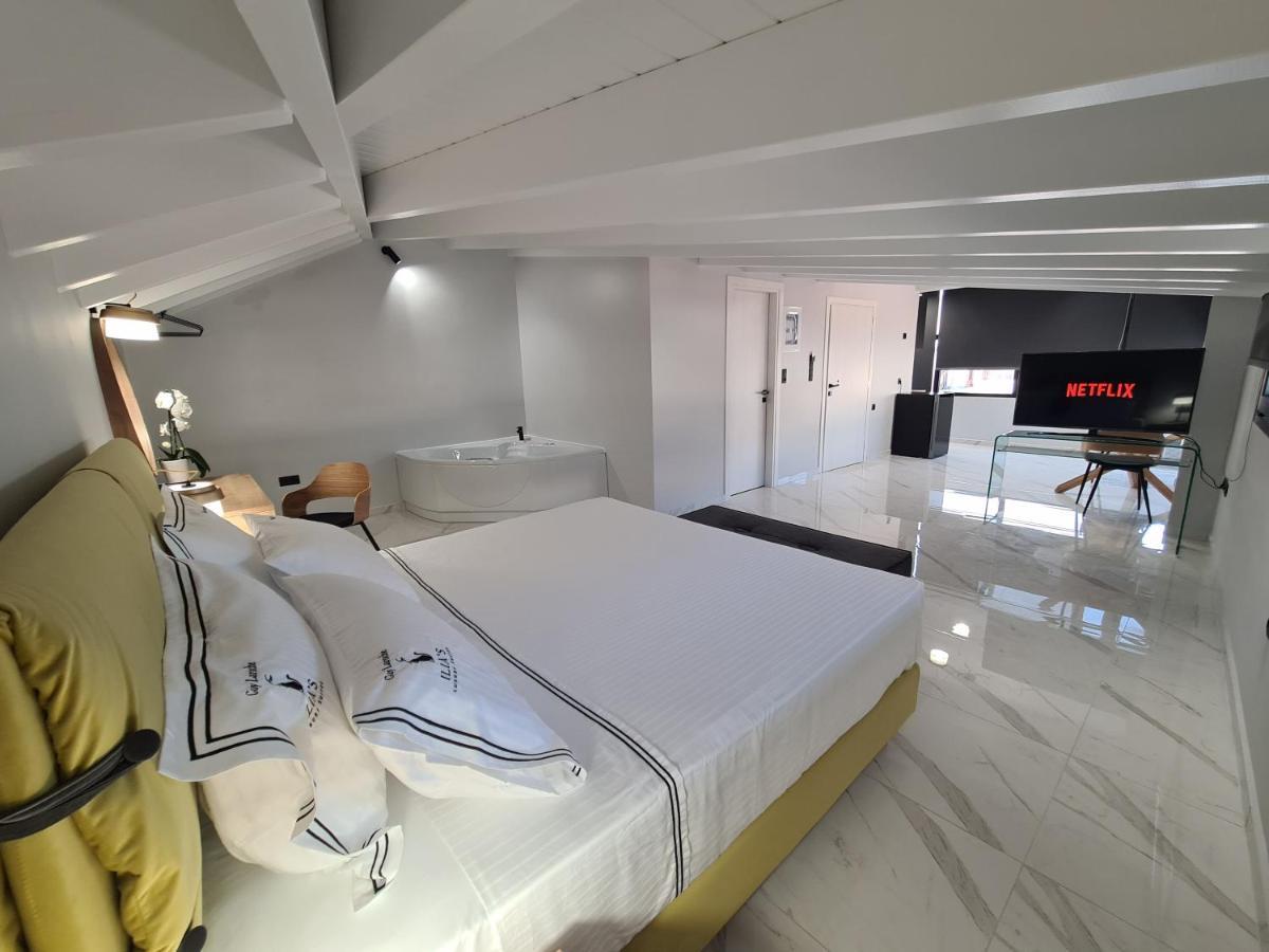 Ilia'S Luxury Suites - Adults Only Ксилокастрон Екстериор снимка