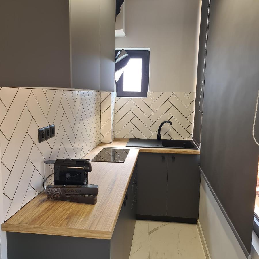 Ilia'S Luxury Suites - Adults Only Ксилокастрон Екстериор снимка